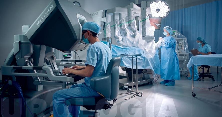Robô para cirurgias da área de Urologia. Clinica Clivatti